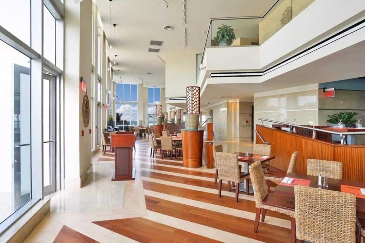 Beachfront Resort Pool Ocean View Balcony Miami Beach Exteriör bild