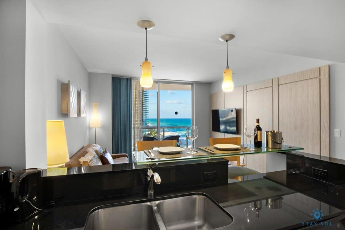 Beachfront Resort Pool Ocean View Balcony Miami Beach Exteriör bild