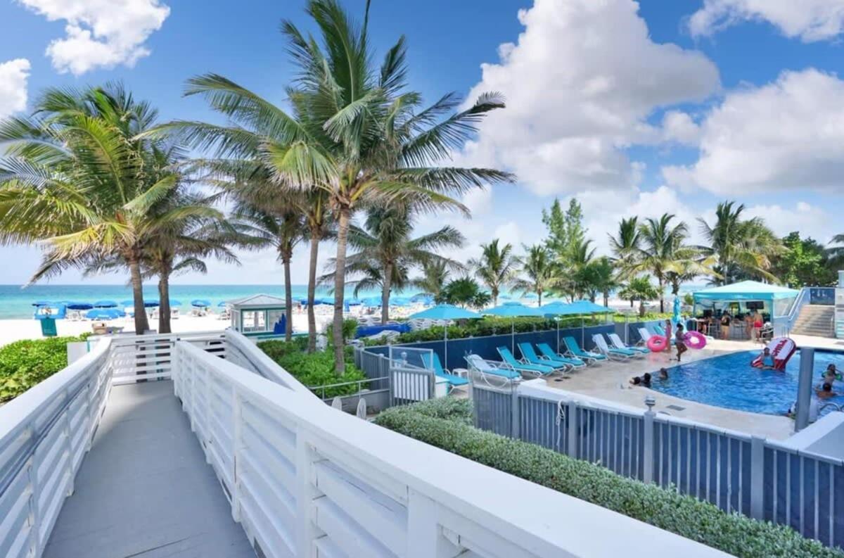 Beachfront Resort Pool Ocean View Balcony Miami Beach Exteriör bild