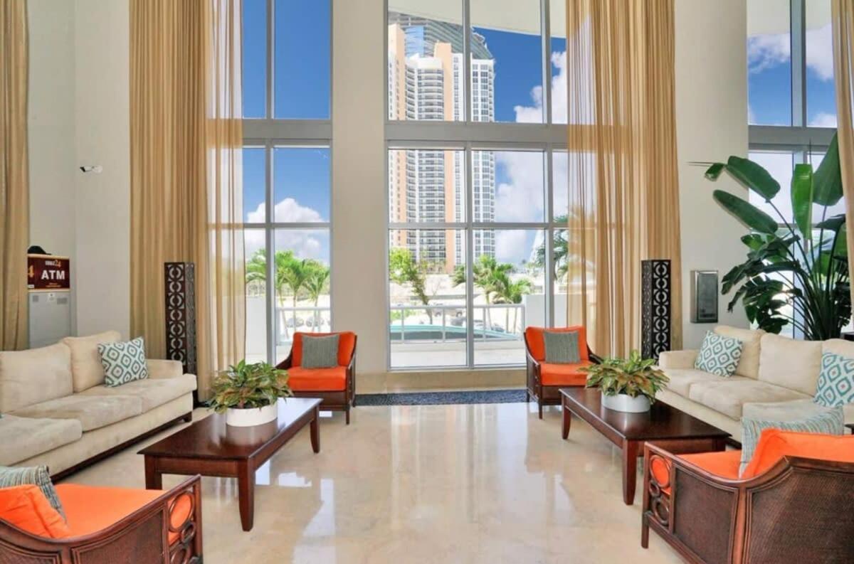 Beachfront Resort Pool Ocean View Balcony Miami Beach Exteriör bild